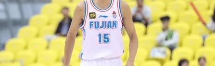 陈林坚：在场上打得很放松，现在慢慢学会主动交流了