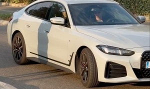 开云体育-记者：马斯坦托诺驾车抵达皇马训练基地，即将参加球队首次训练